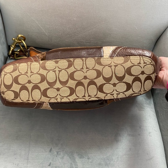 EUC Coach, beautiful leather original patchwork, design bag, 16”Wx11”Hx4”D - Picture 11 of 17